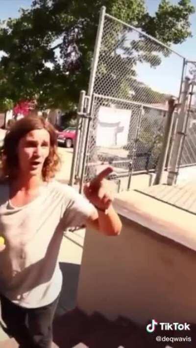 How to properly handle a wild Karen