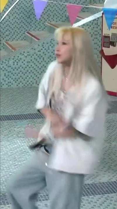 Chaeyoung - long blonde hair, white Nike jacket, switch to me