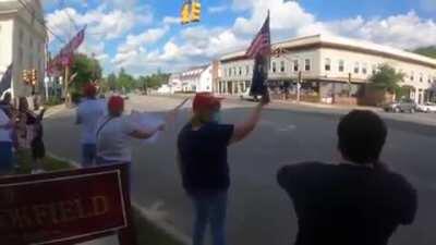 Man goes to a Pro-Tump protest with an Iraqi flag (says 
