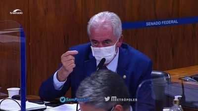 O Senador Otto Alencar (que é medico) passou o trator por cima da Nise Yamaguchi que se diz infectologista. O Senador resolveu perguntar para a ''infectologista'' que se diz como auxiliar do Governo Bolsonaro no caso COVID, mas ela não sabia responder nad