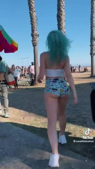 Green hair Crazy butt 🍑👀💦