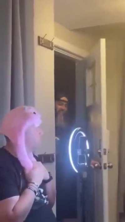 Hey dude wait&amp;watch now see I am better entertainer than you lol