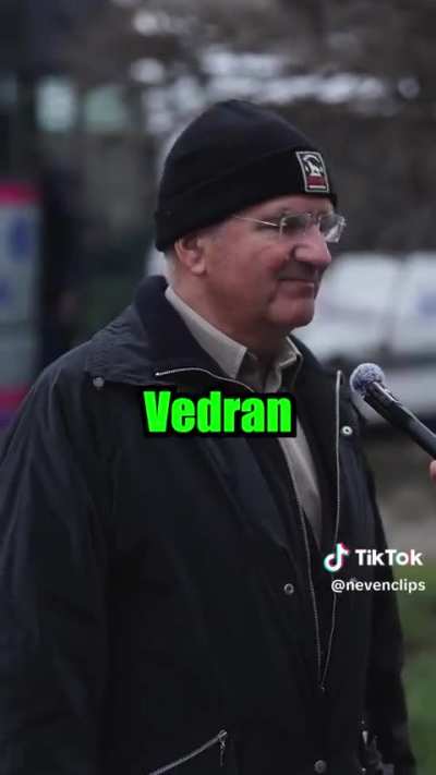 Pogledi neopterećeni mišlju.