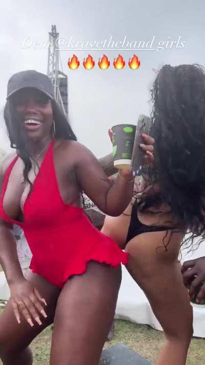 Good vibes in the rain 🇱🇨