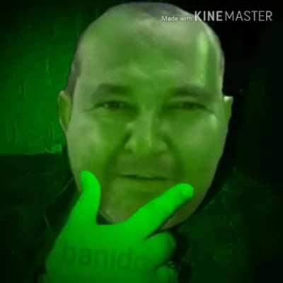 Eu mandando avião no chat enquanto toca musica arabe ///// Miojo: