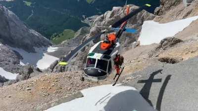 Hitchhiker: Just drop me off here. Pilot: No problem