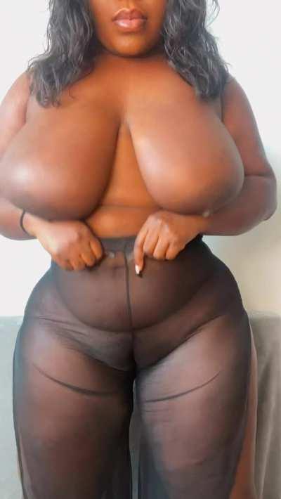 Cameltoe or Boobs? Which one are you staring at?