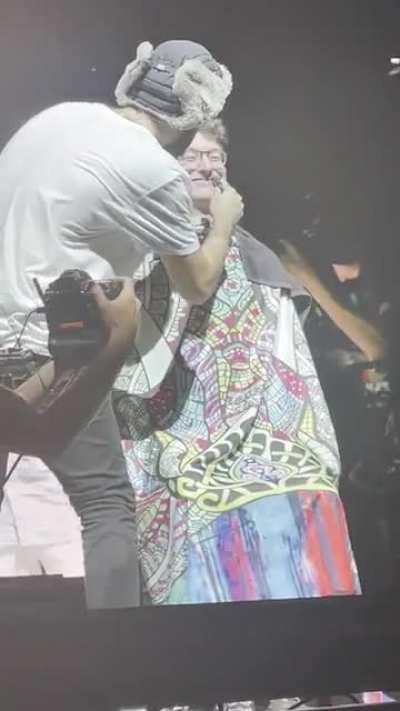 The conclusion of the feud over Ryan’s facial hair...