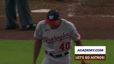[Highlight] [Highlight] Abreu belts a homerun to the tracks to make it 3-0 for Houston