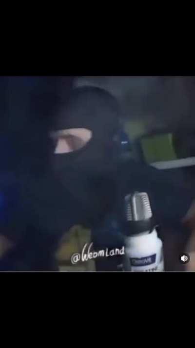 How to hold a grenade!