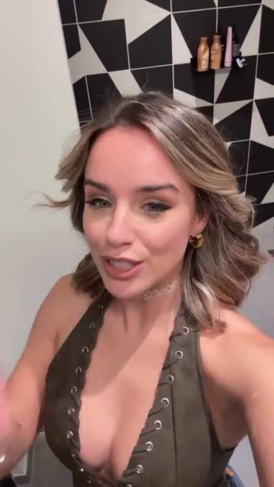 Singing Loud - Instagram - 07/11/25