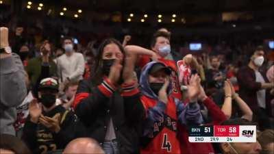 [Highlight] Scottie Barnes just rips the ball away from Kevin Durant before taking it to the other end for an easy reverse slam