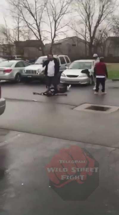 Drunk dude gets knocked tf out