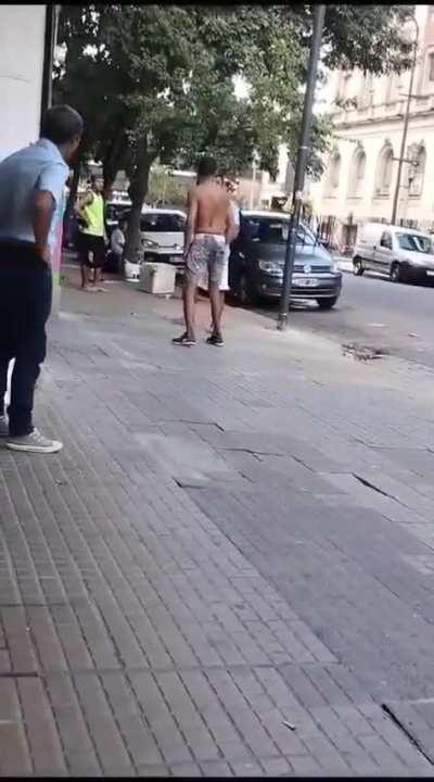 La Plata: Trapitos discutieron por el control de la cuadra y terminaron a las piñas