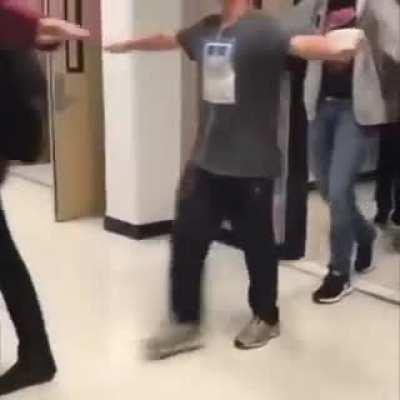 O que meninos fazem no intervalo