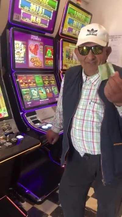 Cand vine postasul cu pensia