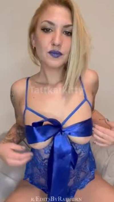 Unwrapping TattKatKitty on Xmas morning would be the best gift ever