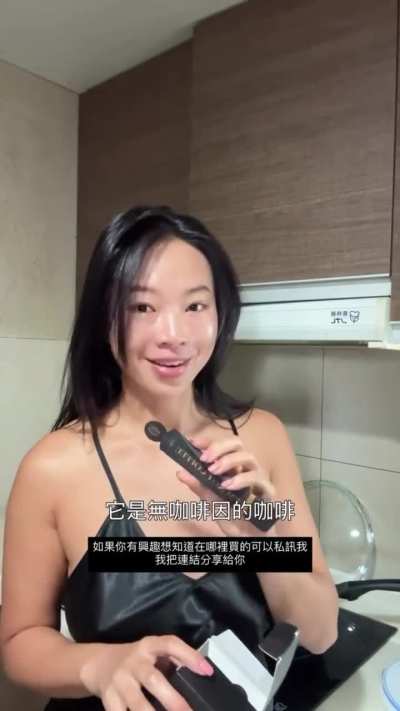 I love her dress like that!