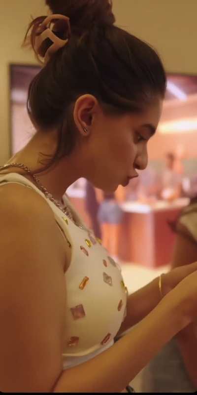 Anushka sen bts