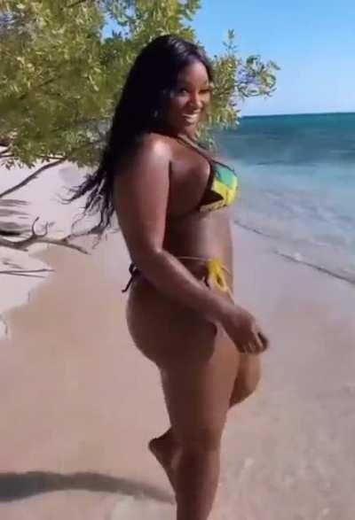 Jamaican 🇯🇲🍑🤤😻😍❤️