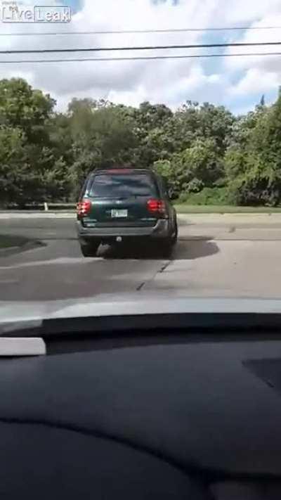 Only an idiot would drive with their hood open.