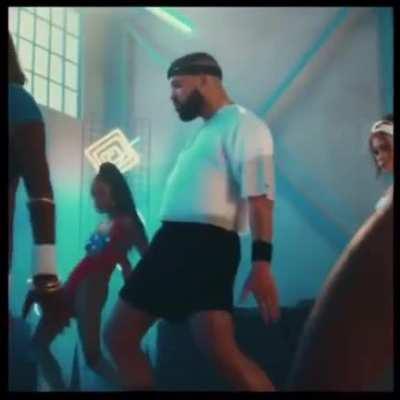 CLB Fans Vs Donda Fans