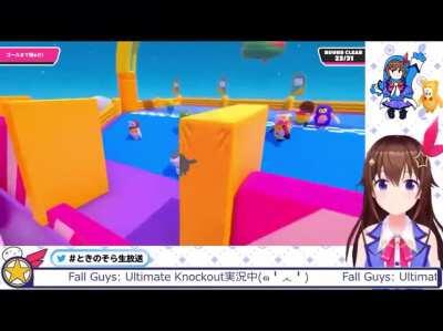 Tokino SODA ChAN activated passive skill Goddess blessing,literally rolled to the finish line lol.