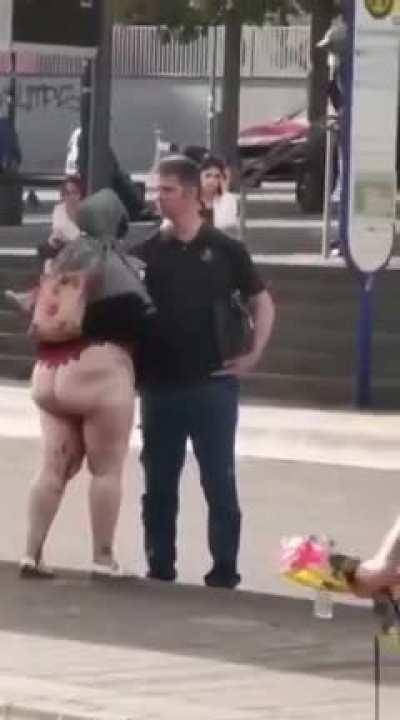 another vid from insane women who assault a dude who tried to stop her