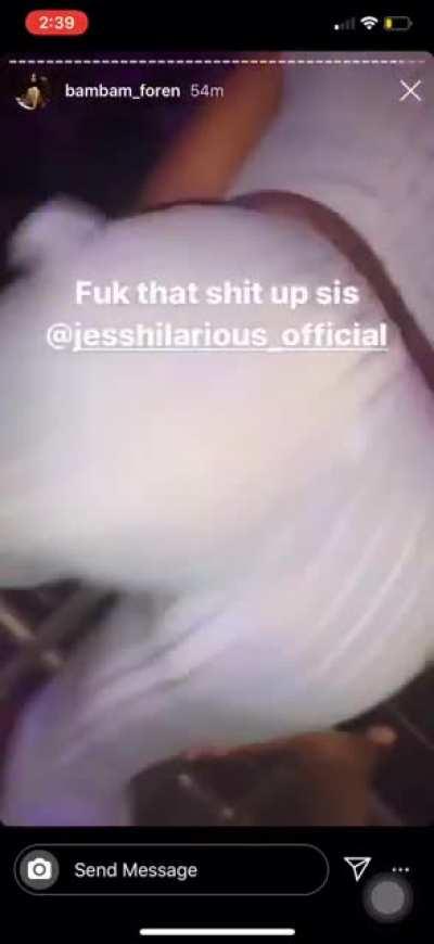 Shaking ass 🍑