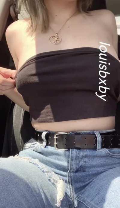 [18] i had the guys in the car next look over :) would you stare if you could be there?