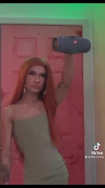 Assphelios outside Sett's house at 2AM with a speaker