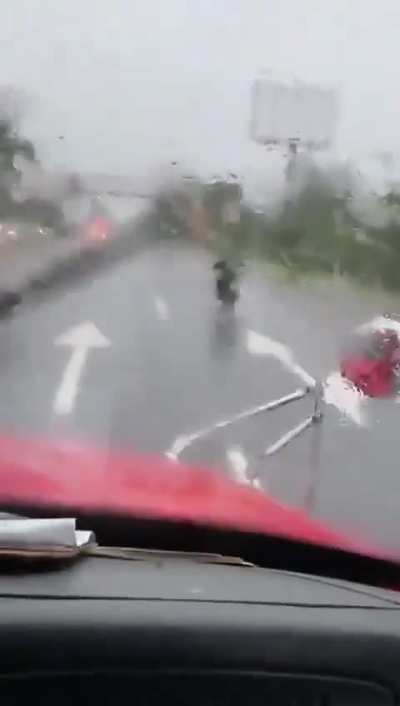 I mean he was drenched already from the rain 🌧 😅