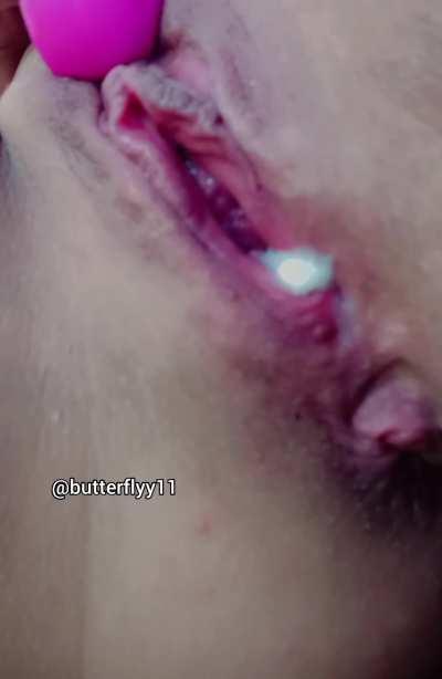 Omg this toy makes me cum super hard