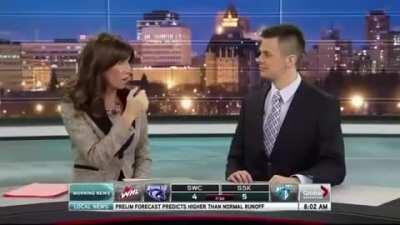 Demonstrating a vibrating toothbrush