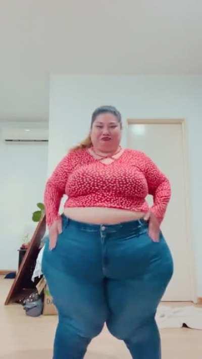 I'd love to see more Asian pear ssbbw, especially like this baddie! Seems like there aren't many