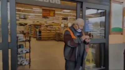 Active shooter in Boulder, Colorado. Happened minutes ago. Stay safe.