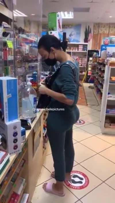 r/drayamichelepictures Lounge