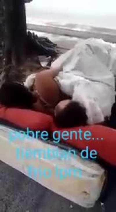 Pobres personas 😢 😭 😭 😭