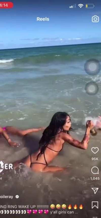 Coi g string slow mo