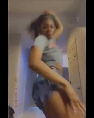 My old favorite twerk video of Jess