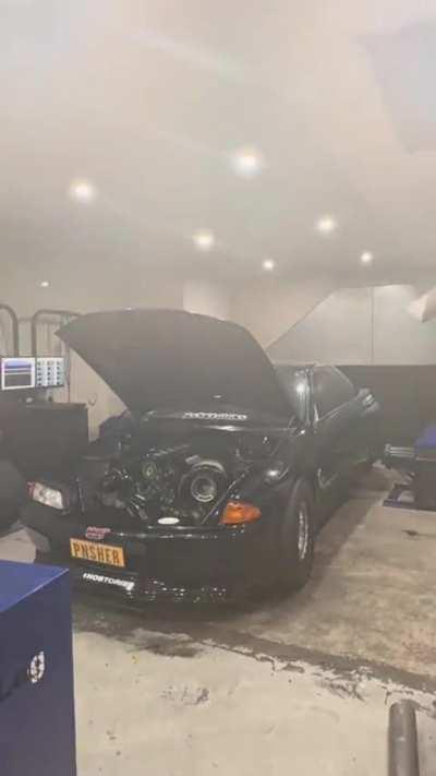 Good afternoon. Here is a 6 second Nissan R32 GT-R making 2533hp. Have a good night.