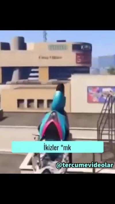 Yani ikiz diye karıştırmış ne var bunda