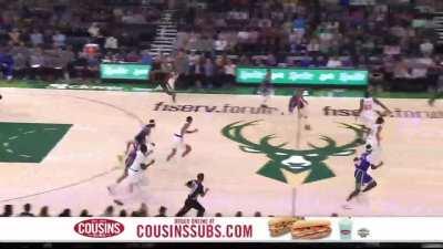 [Highlight] Wesley Matthews with a steal and then Giannis dunks it in the fastbreak