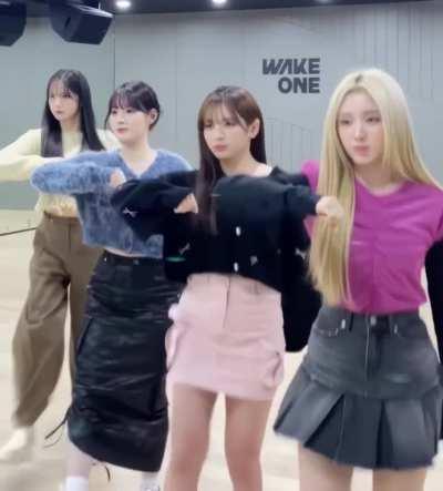 [230222] Yeseo, Yujin, Mashiro & Chaehyun TikTok update: TICK TOCK⏰