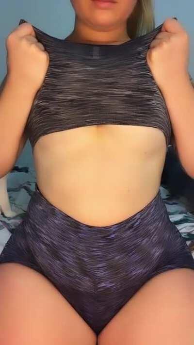 Any daddy wants to breed me then feed off my milk before I’m due?