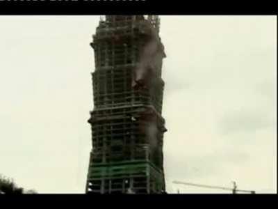 On 31 March 2002, an earthquake of magnitude 7.1 hit Taiwan and caused two massive tower cranes to detach from the Taipei 101 and plunge 53 floors to street, killing their drivers and three other workers.