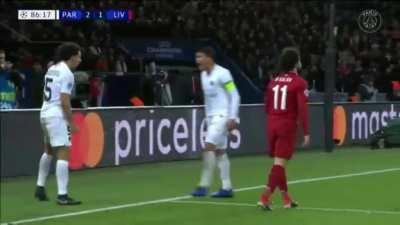 Thiago Silva and Salah have a little race