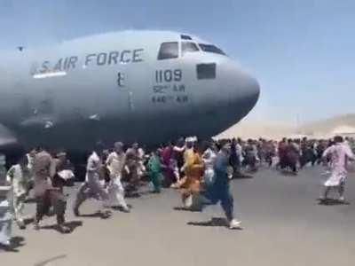 Aeroporto de Cabul :(