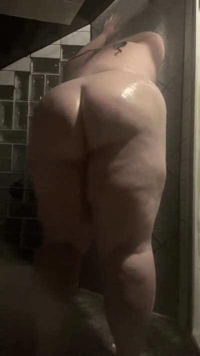 The perfect fat ass to fuck