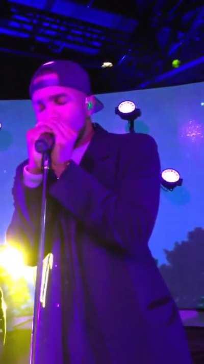 Frank Ocean covering Fake Plastic Trees